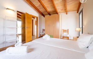 4 bedrooms, travel cot, free WiFi