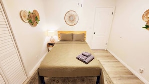 WiFi, bed sheets