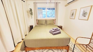 WiFi, bed sheets