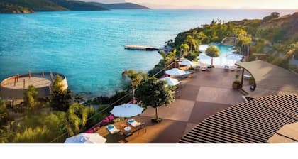 Grand Admiral Villa • Seafront Ultra Luxury