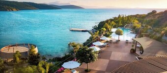 Grand Admiral Villa • Seafront Ultra Luxury