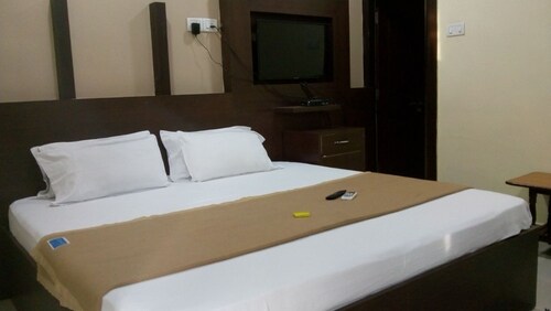 DIVYA LODGE HOTELS ROOMS NSR HOTELS SERVICES COMPANY NSR TOURSIM TOURS TRAVELLIN