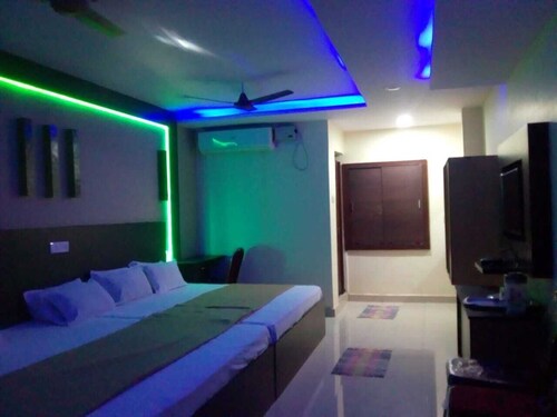 DIVYA LODGE HOTELS ROOMS NSR HOTELS SERVICES COMPANY NSR TOURSIM TOURS TRAVELLIN