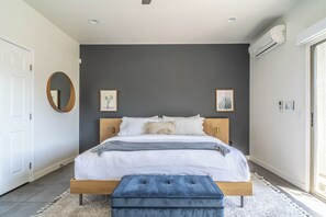 3 bedrooms, iron/ironing board, WiFi, bed sheets - The Grey House, A Modern Pool Home in La Quinta (La Quinta)