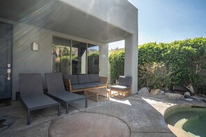 Property grounds - The Grey House, A Modern Pool Home in La Quinta (La Quinta)