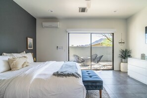 3 bedrooms, iron/ironing board, WiFi, bed sheets - The Grey House, A Modern Pool Home in La Quinta (La Quinta)