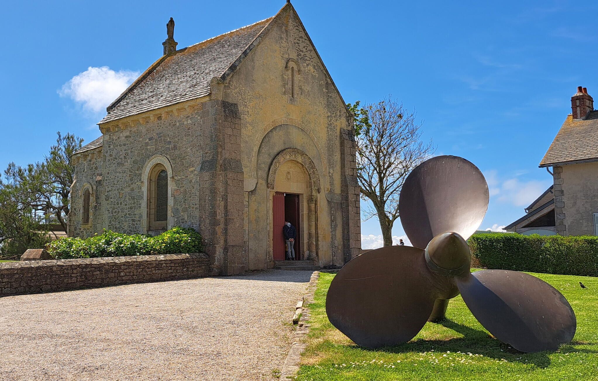 المنشأة من الخارج