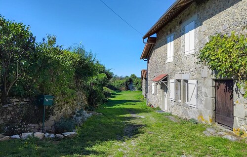 Pet friendly home in Royères with WiFi