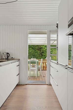 Interior - Renovated classic cottage close to beach (Roslev)