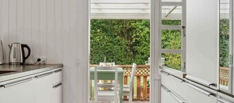 Renovated classic cottage close to beach