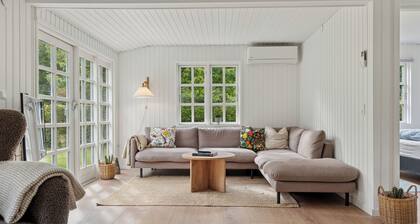 Renovated classic cottage close to beach
