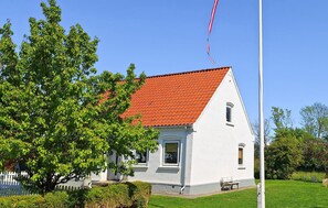 Exterior - Beautiful home in ærøskøbing with WiFi (Ærøskøbing)