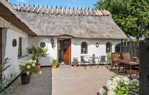 Outdoor dining - Awesome apartment in Tommerup with house a panoramic view (Tommerup)