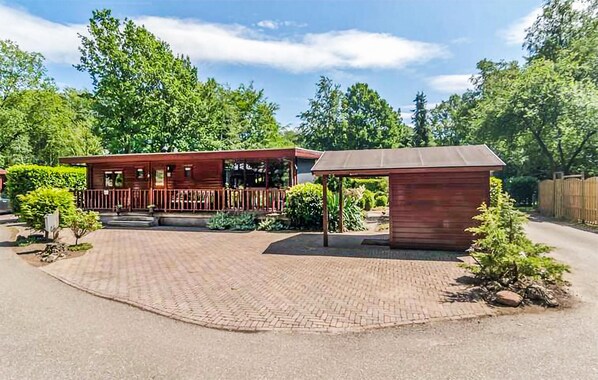 Unclassified image, 1 of 25, button