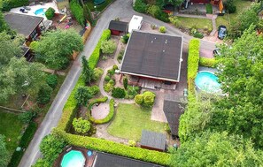 Unclassified image, 2 of 25, button