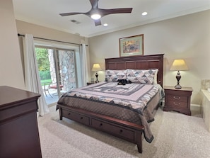 2 makuuhuonetta, silitysrauta/-lauta, ilmainen Wi-Fi, vuodevaatteet