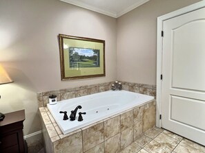 Relax in the primary bathroom jetted tub. - Smoky Bear Crossing - Downtown Corner Condo, Walk to Attractions (Gatlinburg)