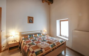 2 bedrooms, travel cot, free WiFi - Gorgeous apartment in Loc. Priola di Sutrio (Loc. Priola di Sutrio)