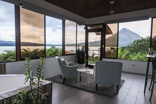 Stunning Volcano & Lake View Oasis with Scenic Tub