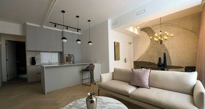 Lux Designer 1 Bdrm, Ensuite bathroom w/ tub & shower, powdr Rm, Pet & concierge