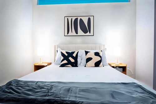 Boulevard Stays - Medical District