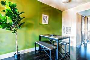 Standard Apartment, 1 Bedroom (Apartment) | Dining room - Boulevard Stays - Ladybird Lake (Austin)