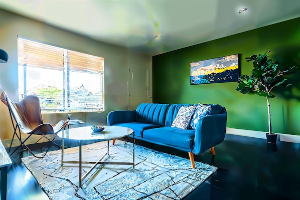 Lägenhet Standard - 1 sovrum (Apartment) | Vardagsrum | 50-tums smart-tv med digitalkanaler