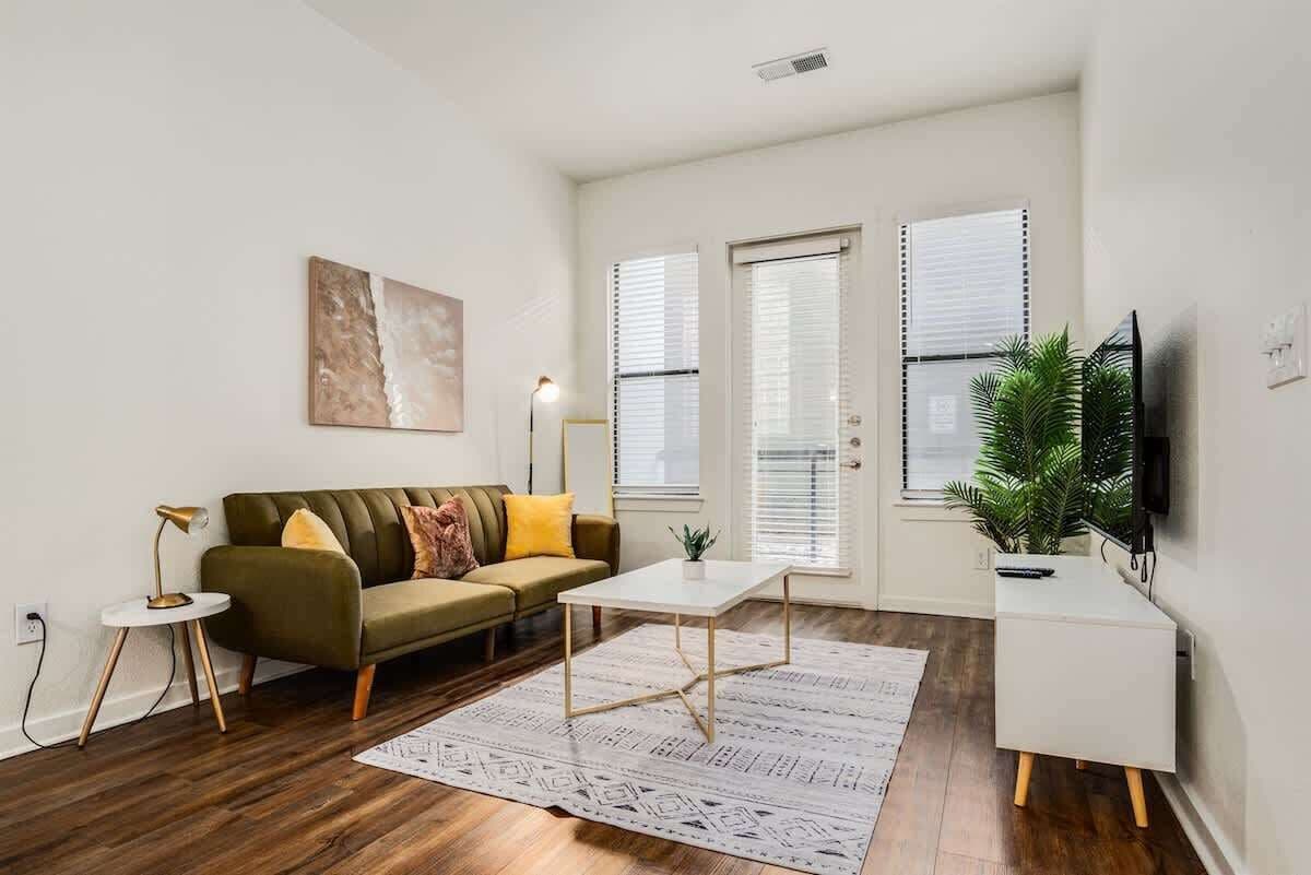Lägenhet Standard - 1 sovrum (Apartment) | Vardagsrum | 50-tums smart-tv med digitalkanaler