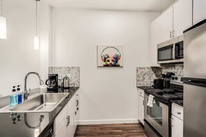 標準公寓, 1 間臥室 (Apartment) | 私人廚房 | 大型雪櫃/冰箱、微波爐、爐具、洗碗機