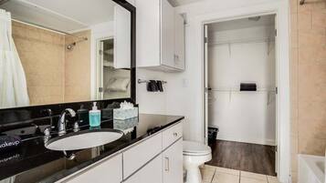 Standard Apartment, 1 Bedroom (Apartment) | Bathroom | Combined shower/tub, hair dryer, towels, soap