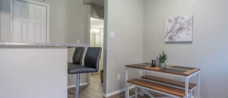 Standard Apartment, 1 Bedroom (Apartment) | In-room dining