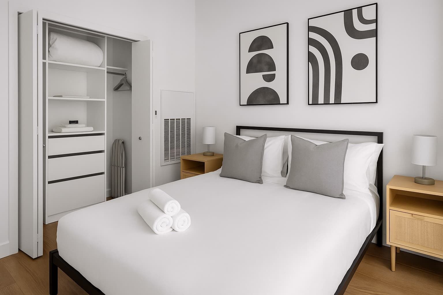 Bureau, espace de travail pour ordinateur portable