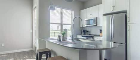 Standard Apartment, 1 Bedroom (Apartment) | Private kitchen | Full-size fridge, microwave, oven, stovetop