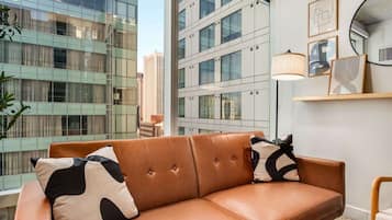 Standard Apartment (Apartment) | Ruang tamu | 50 inci sebuah televisyen pintar dengan digital