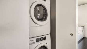 Standard Apartment (Apartment) | Laundry