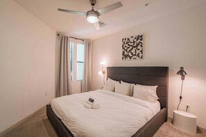 Standard Apartment, 2 Bedrooms (Apartment) | Iron/ironing board, free WiFi - Boulevard Stays - Roosevelt Row (Phoenix)