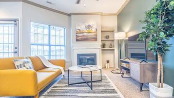 Standard Apartment, 1 Bedroom (Apartment) | Living area | Smart TV