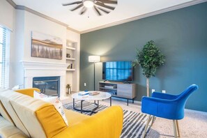 Departamento estándar, 1 habitación (Apartment) | Área de sala de estar | Smart TV 