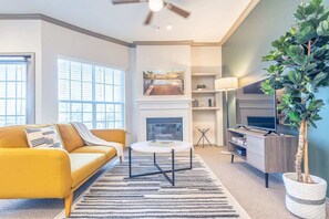 Leilighet – standard, 1 soverom (Apartment) | Oppholdsområde | Smart-TV