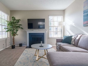 Standard Apartment, 1 Bedroom (Apartment) | Living area | Smart TV - Boulevard Stays - North Dallas (Dallas)