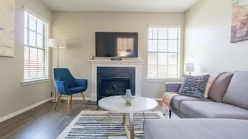 Standard Apartment, 1 Bedroom (Apartment) | Living area | Smart TV