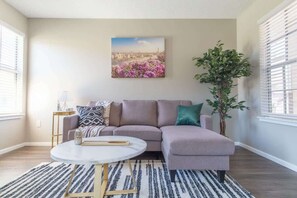 Standardlejlighed - 1 soveværelse (Apartment) | Opholdsområde | Smart-tv