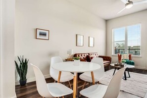 Standardlejlighed - 1 soveværelse (Apartment) | Spisning på værelset