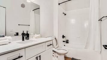 Standard Apartment, 1 Bedroom (Apartment) | Bathroom | Combined shower/tub, hair dryer, towels, soap