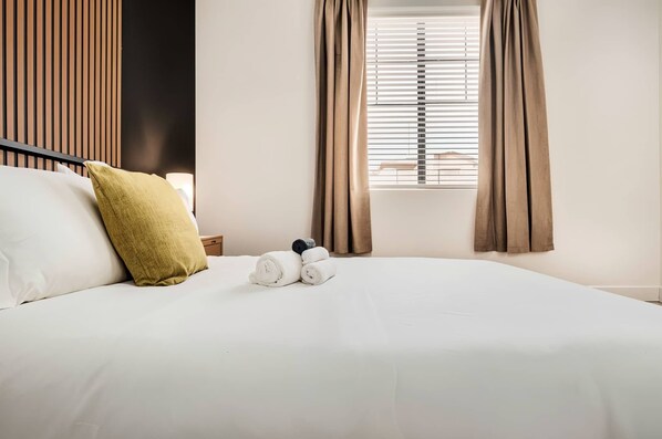 Apartamento estándar, 1 habitación (Apartment) | Espacio para trabajar con un portátil y tabla de planchar con plancha