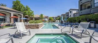 Boulevard Stays - Glendale Stadium