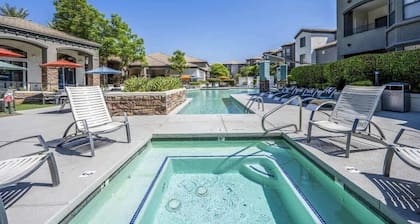 Boulevard Stays - Glendale Stadium