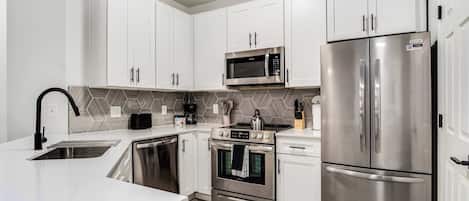 Standard Apartment, 2 Bedrooms (Apartment) | Private kitchen