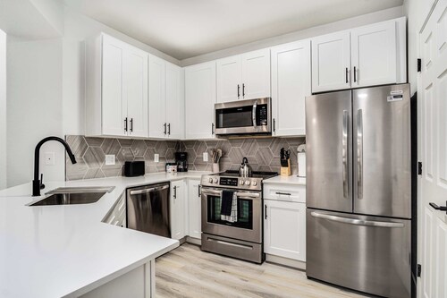 Boulevard Stays - Glendale Stadium