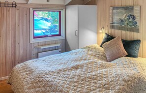 3 bedrooms, travel crib, free WiFi
